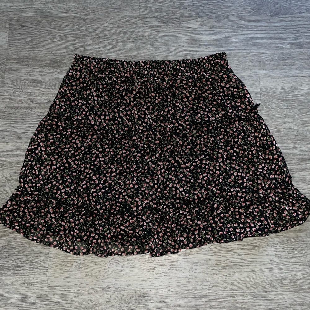 Flowy Lined Floral Skirt size Large